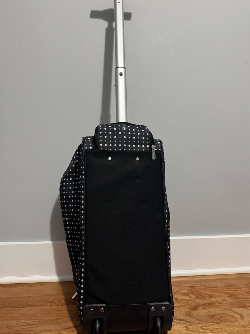 Thirty One Rolling Weekender - Picture 2 of 3